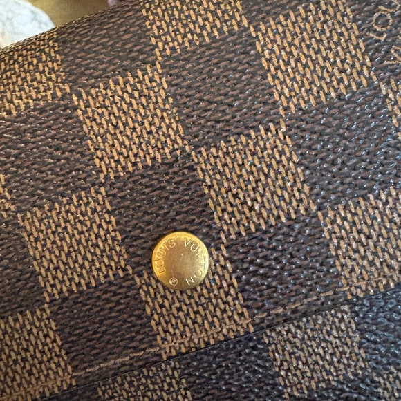 Louis Vuitton Damier Canvas Wallet - Picture 9 of 16